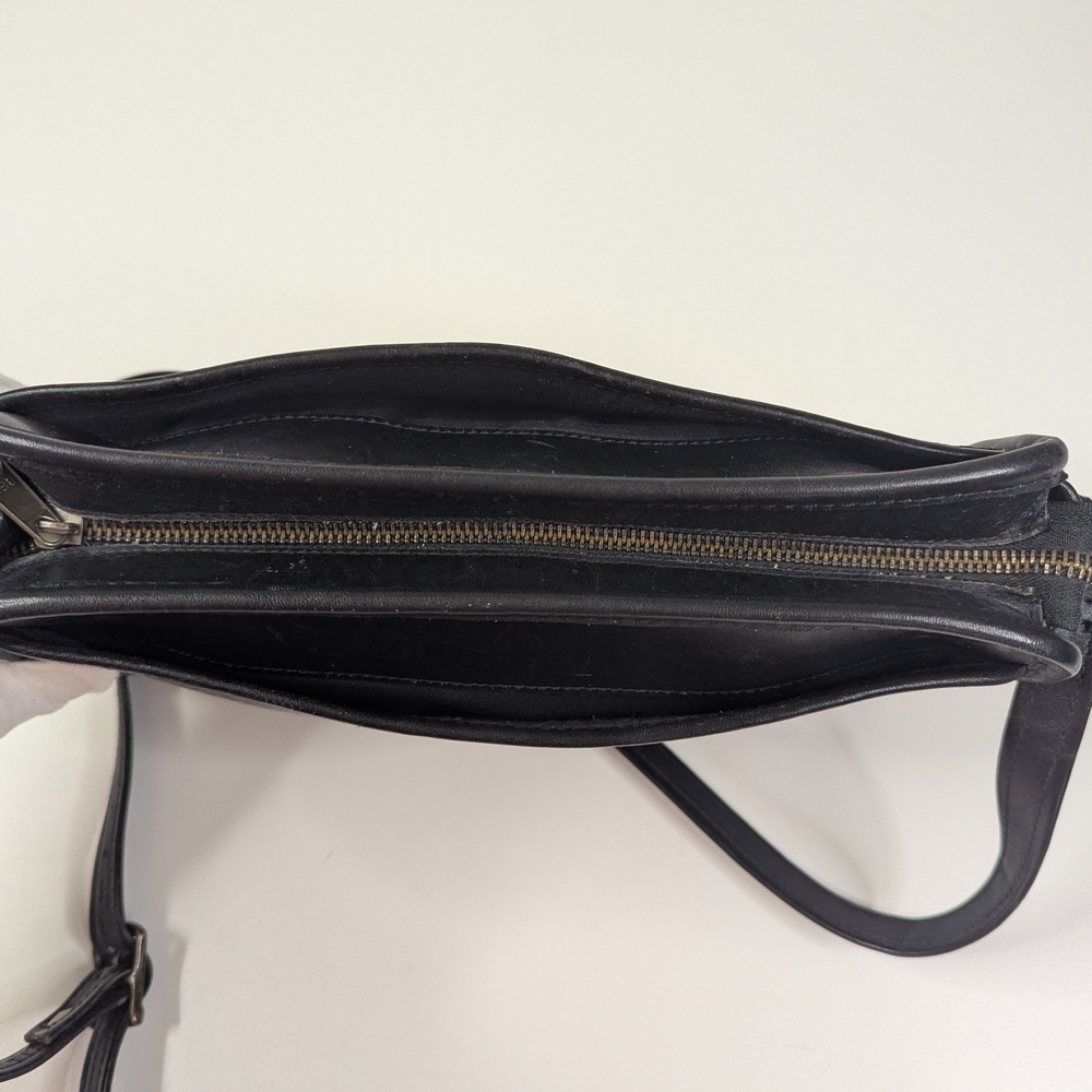 Wilson Pelle Studio Black Leather Crossbody Bag - Picture 3 of 15